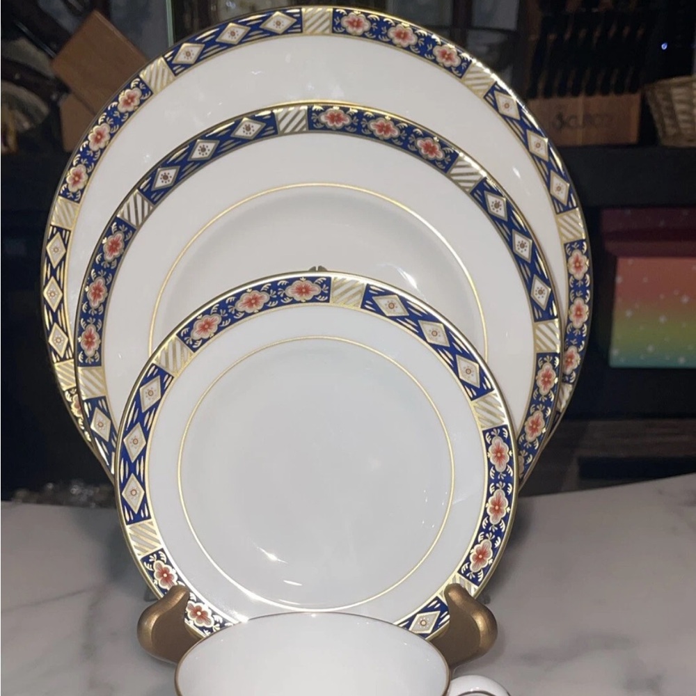 5 Piece Place Setting Kedleston by Royal Crown Derby Gold Trim Vintage England